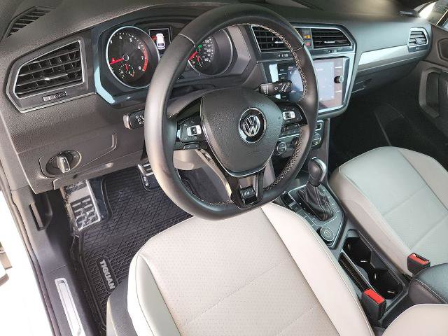 Used 2021 Volkswagen Tiguan SE R-Line w/ 3rd Row Seat Package AWD/4WD image 11