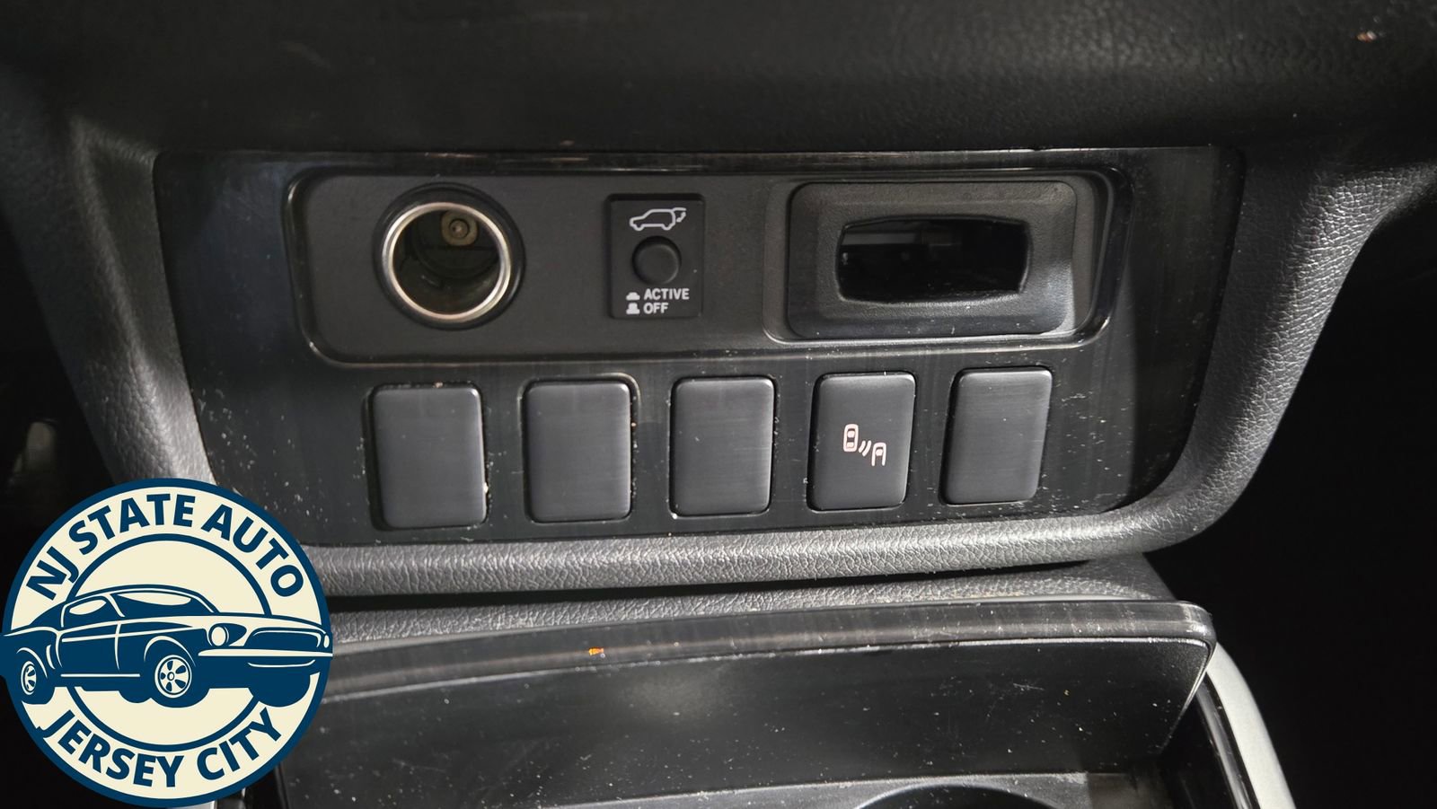 Used 2018 Mitsubishi Outlander SEL image 16