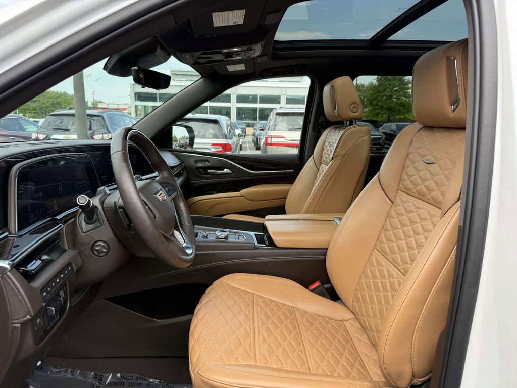 Used 2023 Cadillac Escalade ESV Premium Luxury w/ Performance Package AWD/4WD image 6