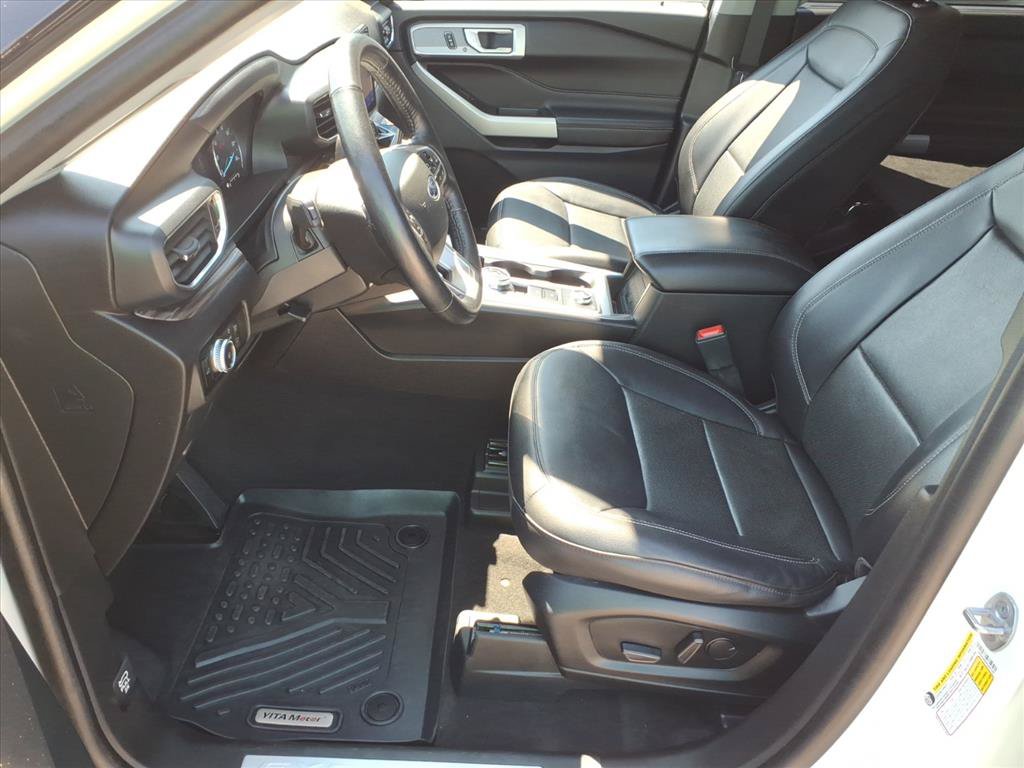 Used 2023 Ford Explorer Limited AWD/4WD image 12