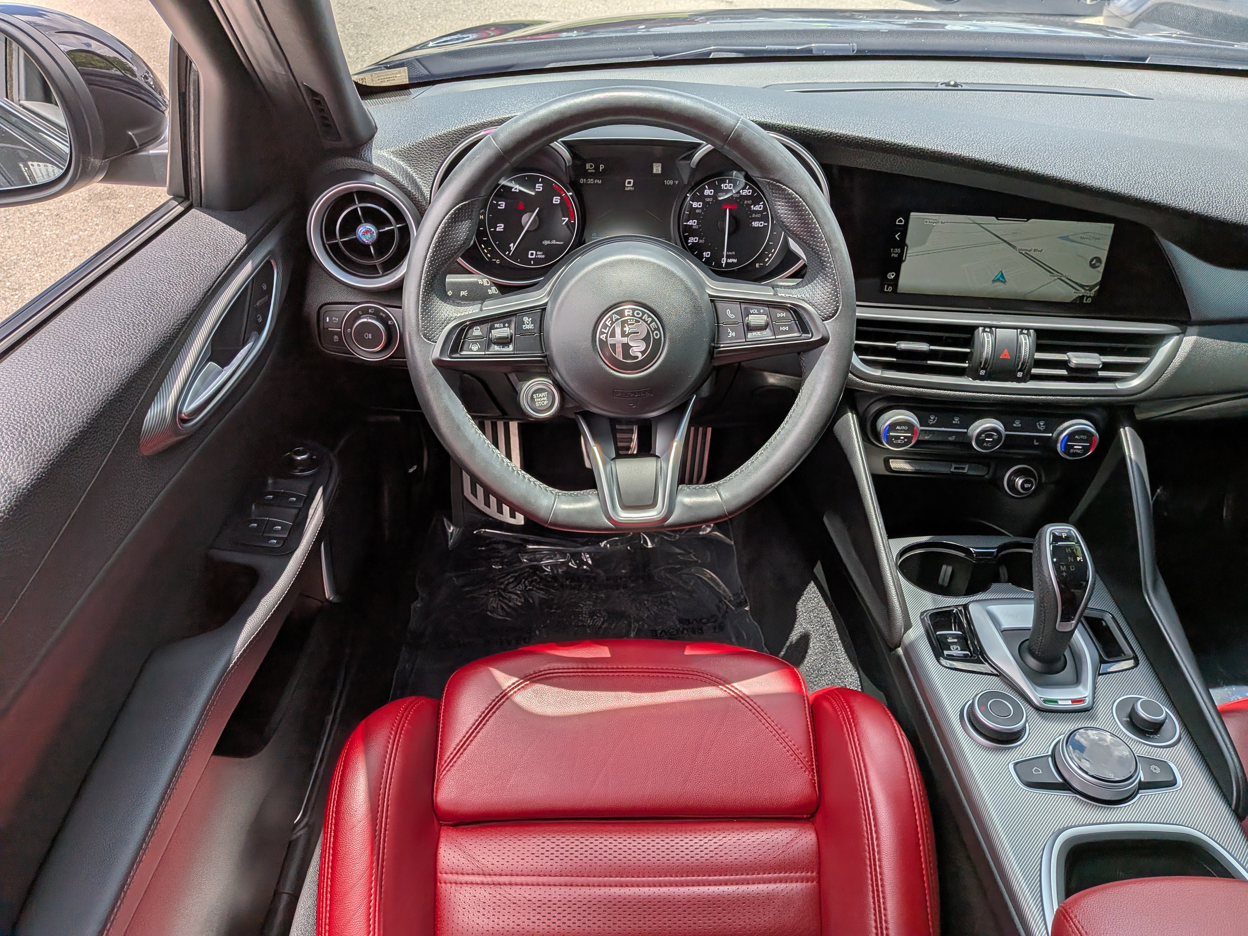 Used 2022 Alfa Romeo Giulia Veloce RWD image 17