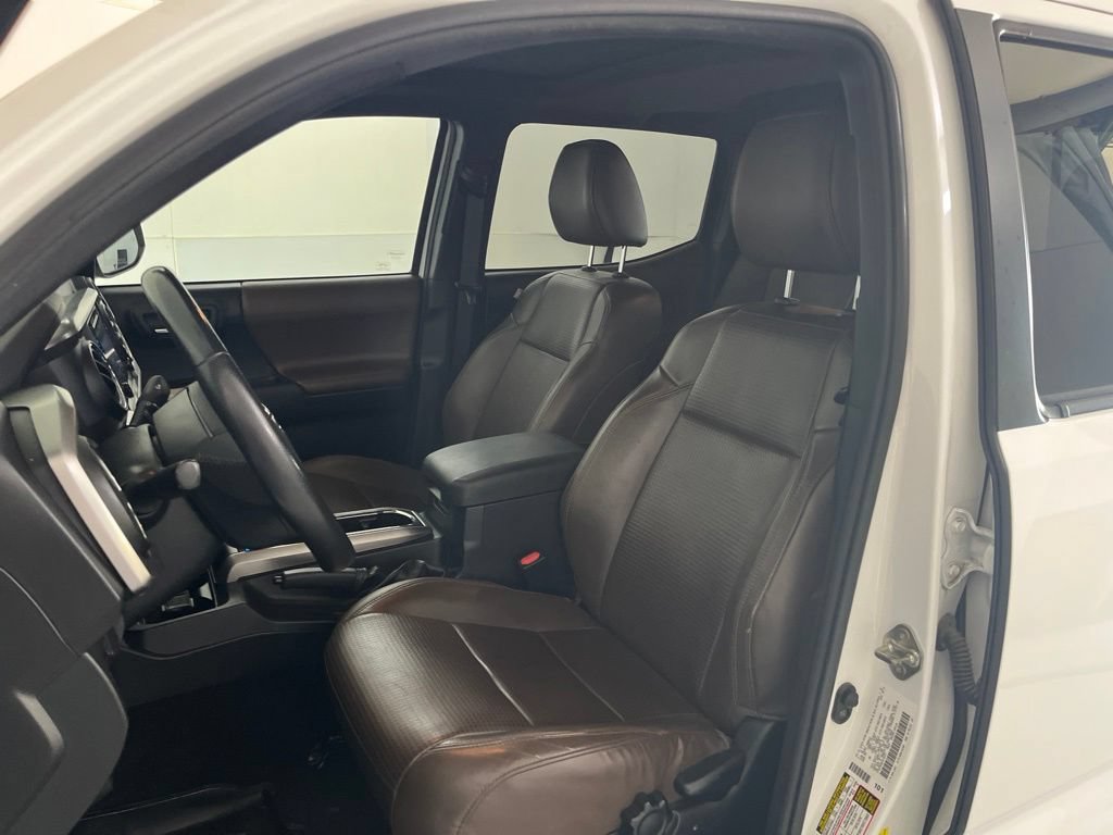 Used 2018 Toyota Tacoma Limited AWD/4WD image 18