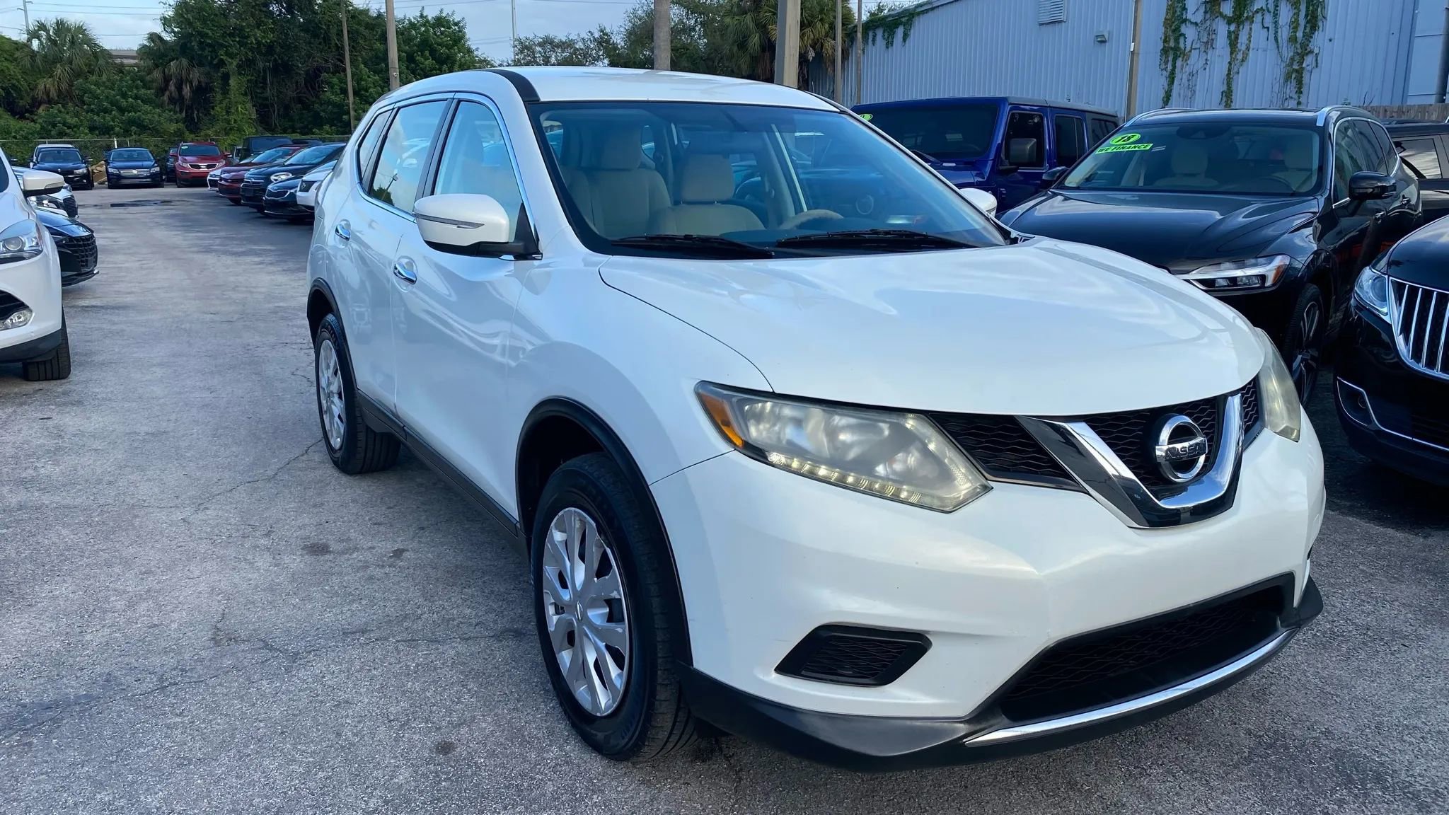 Used 2014 Nissan Rogue S image 3