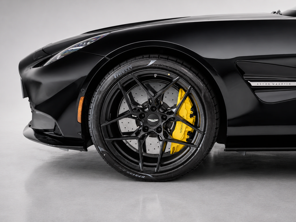 New 2026 Aston Martin Vanquish Convertible RWD image 4