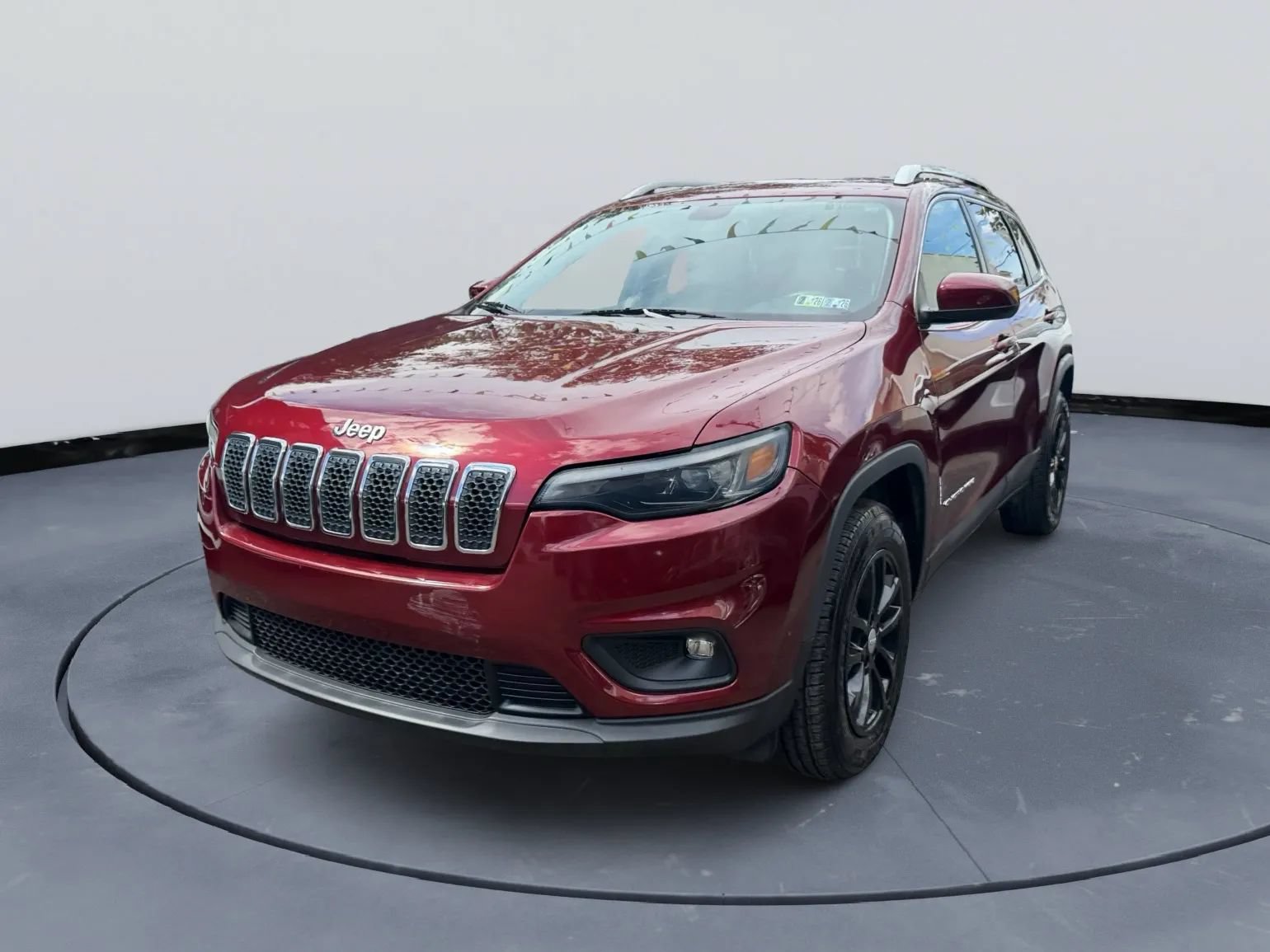 Used 2019 Jeep Cherokee Latitude w/ Popular Appearance Group