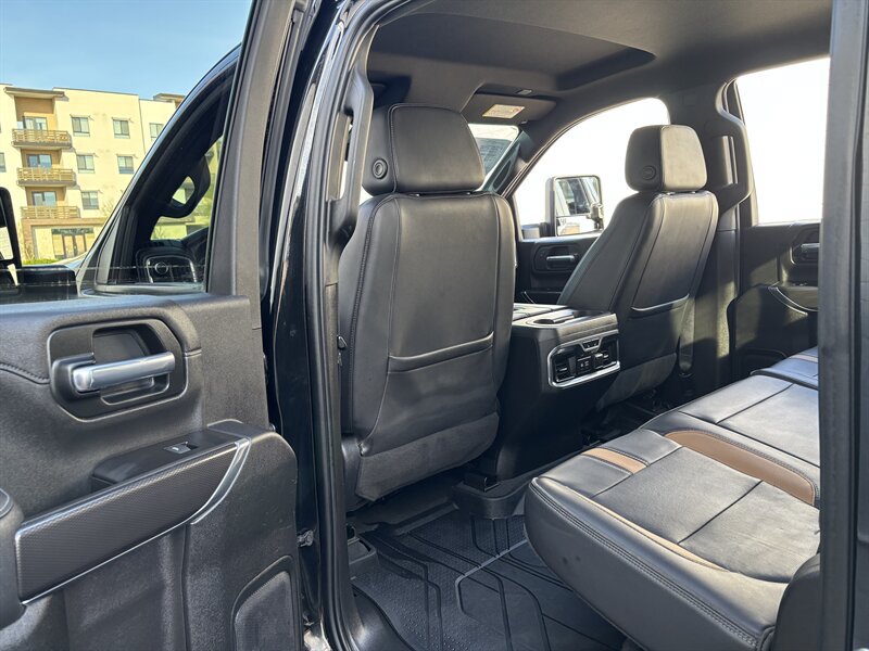 Used 2021 Chevrolet Silverado 2500 LTZ w/ Carhartt Edition AWD/4WD image 29