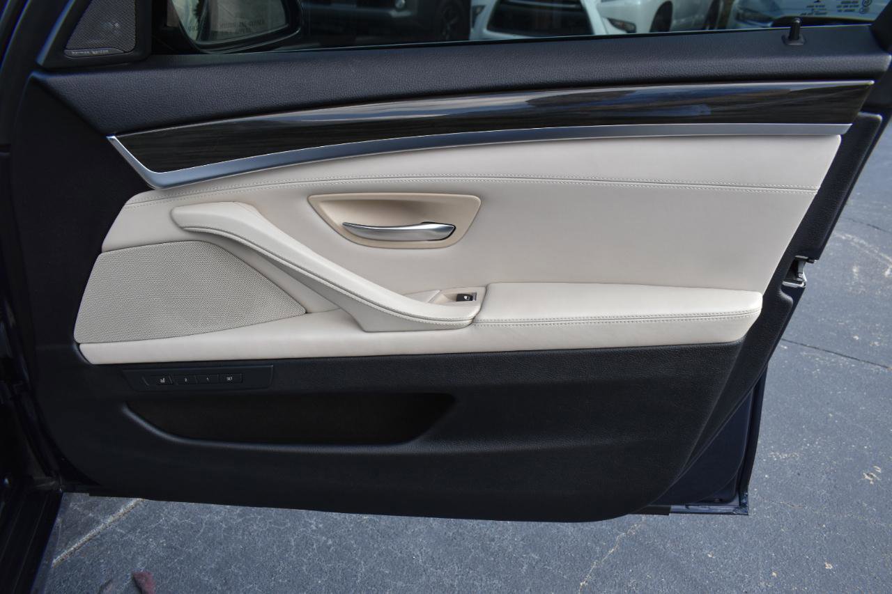 Used 2015 BMW 550i Sedan RWD image 36