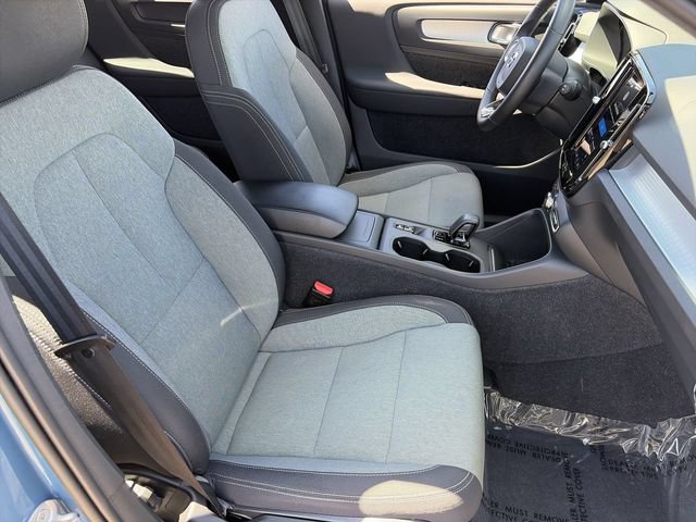 Used 2023 Volvo XC40 B4 Core w/ Protection Package FWD image 11