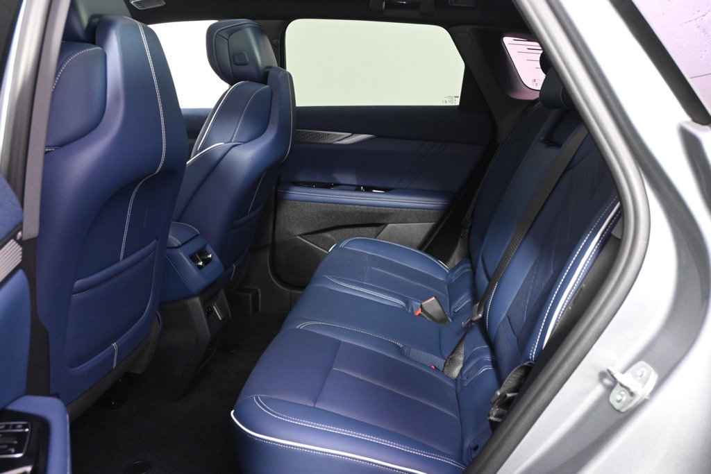 New 2026 Cadillac Optiq Luxury 2 w/ LPO, Floor Liner Package AWD/4WD image 21