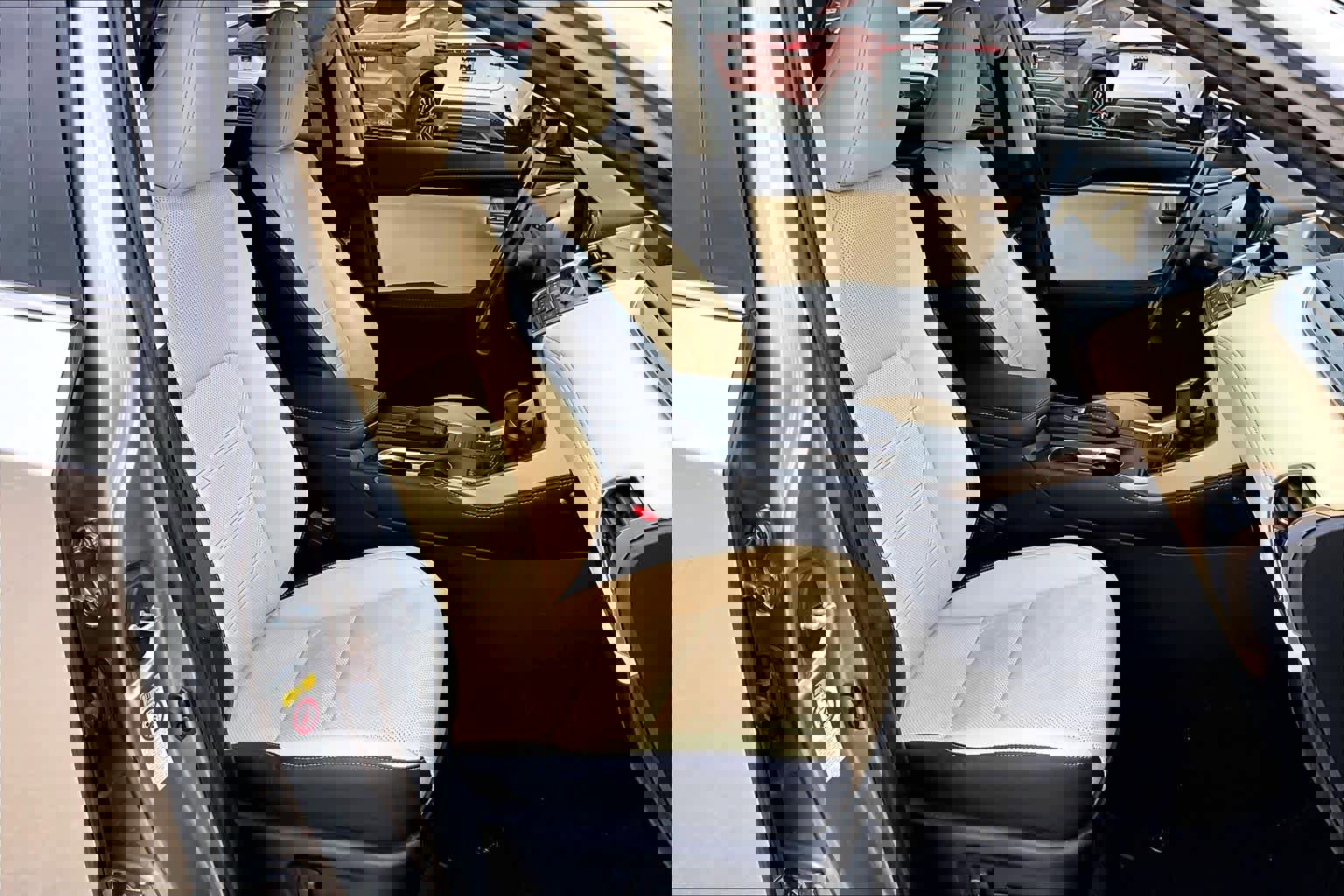 Used 2015 Lexus NX 300h FWD w/ Luxury Package image 9