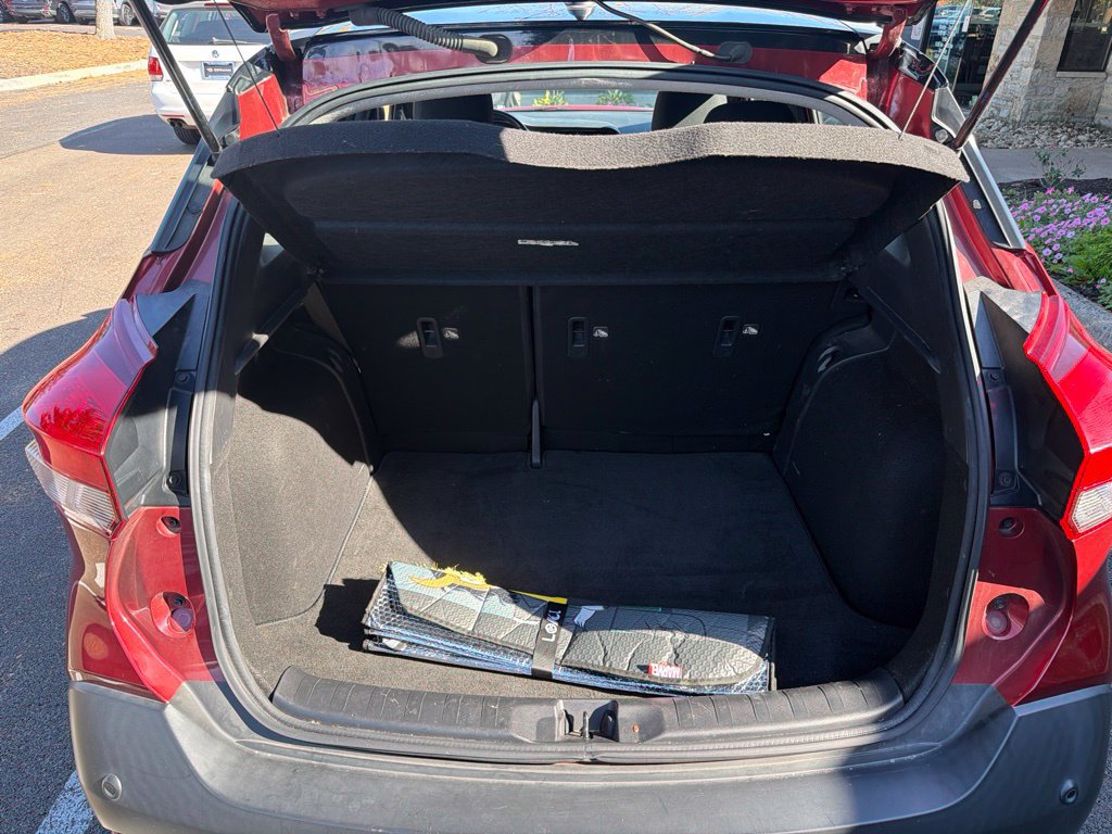 Used 2020 Nissan Kicks SR FWD image 9