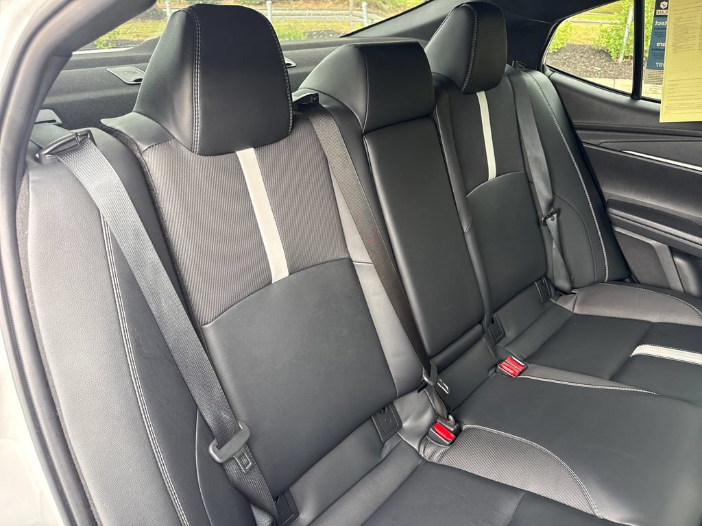 Used 2025 Toyota Camry SE w/ Convenience Package FWD image 34