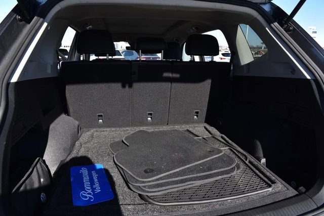 Used 2023 Volkswagen Tiguan SE w/ Panoramic Sunroof Package image 24