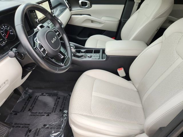 Used 2023 Kia Sorento S w/ Panoramic Sunroof Package image 4