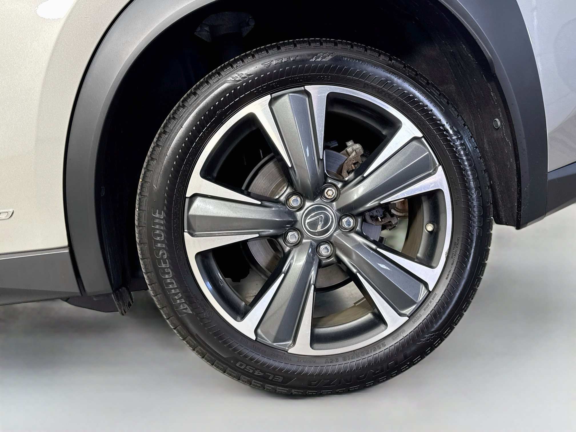 Used 2019 Lexus UX 250h w/ Premium Package AWD/4WD image 32