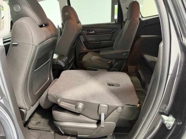 Used 2015 Chevrolet Traverse LT w/ Style and Technology Package FWD image 29