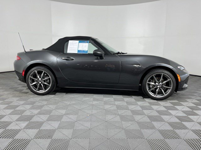 Used 2021 MAZDA MX-5 Miata Grand Touring RWD image 9