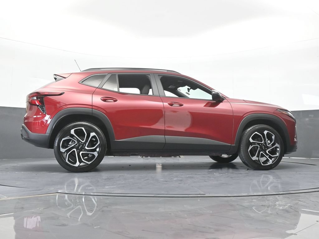 Used 2024 Chevrolet Trax RS w/ Sunroof Package FWD image 59