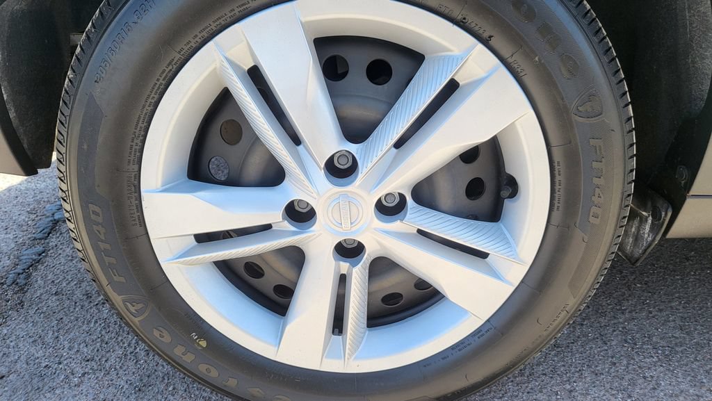 Used 2024 Nissan Kicks S FWD image 16
