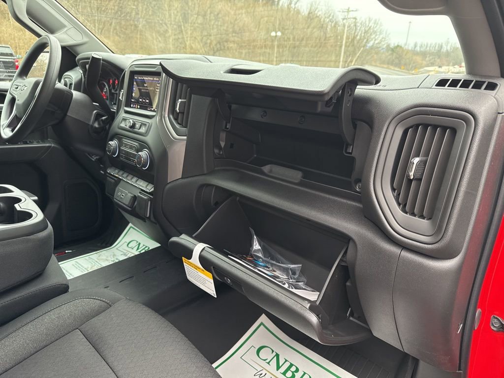 New 2026 Chevrolet Silverado 1500 Custom Trail Boss w/ LPO, Dark Essentials Package AWD/4WD image 17