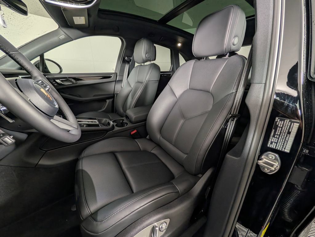 New 2026 Porsche Macan image 5