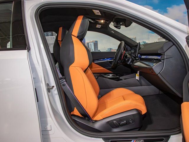 New 2026 BMW M5 w/ Executive Package image 21