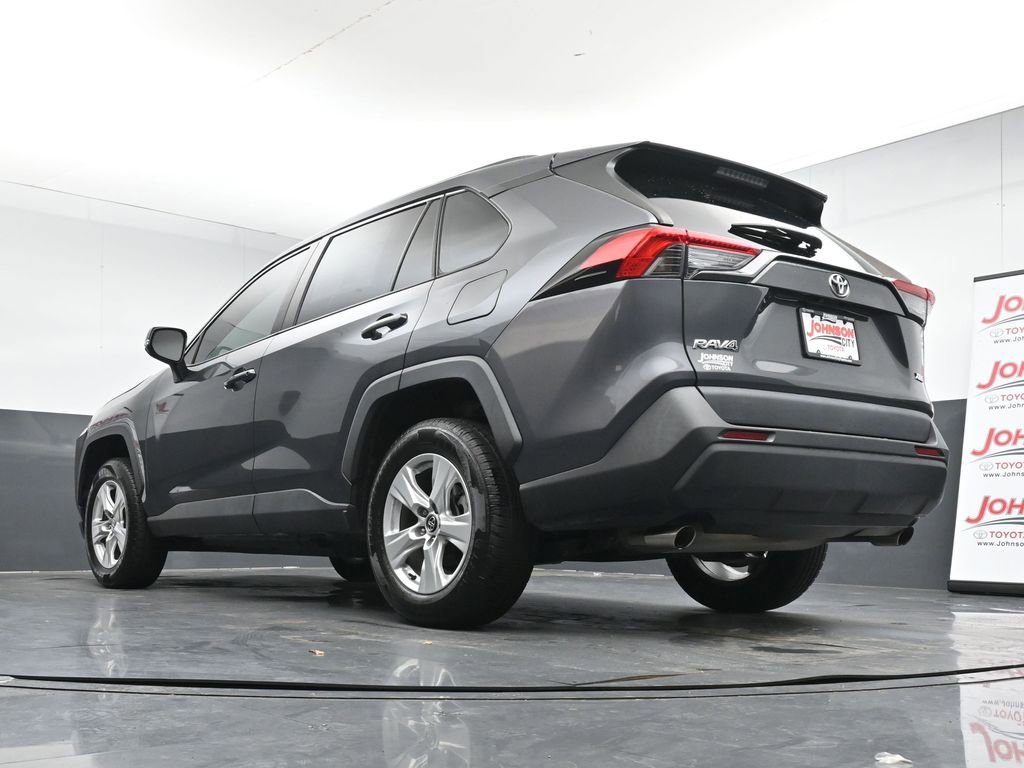 Used 2020 Toyota RAV4 XLE w/ Convenience Package FWD image 38