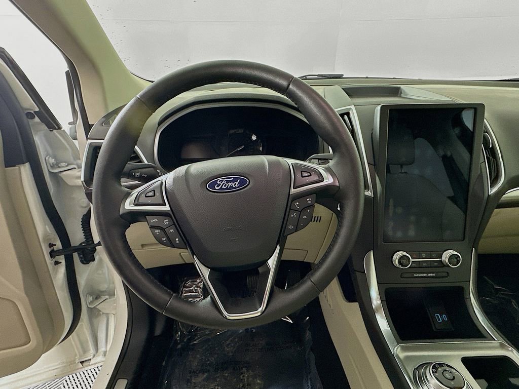 Used 2024 Ford Edge Titanium w/ Equipment Group 301A AWD/4WD image 16