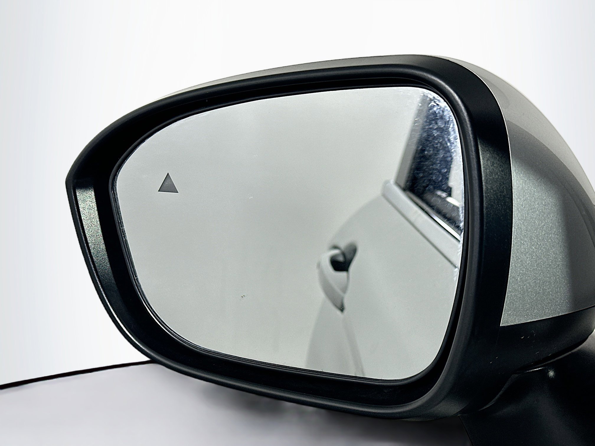 Used 2025 Mitsubishi Outlander SE image 16