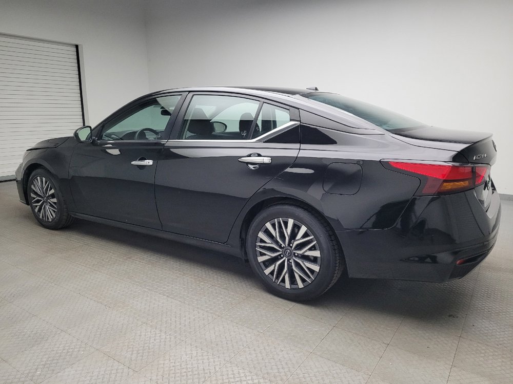 Used 2023 Nissan Altima 2.5 SV image 3