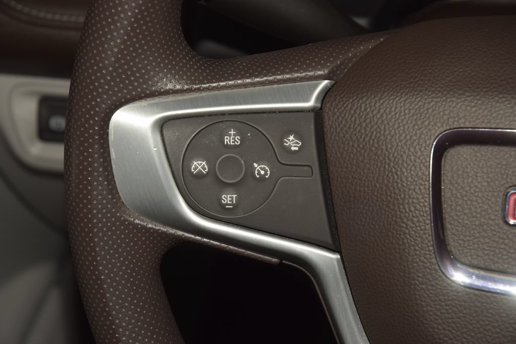 Used 2021 GMC Acadia SLE w/ Driver Convenience Package FWD image 36