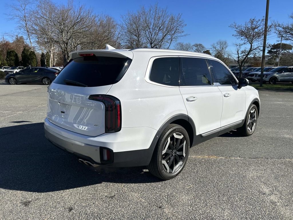 Used 2023 Kia Telluride EX image 3