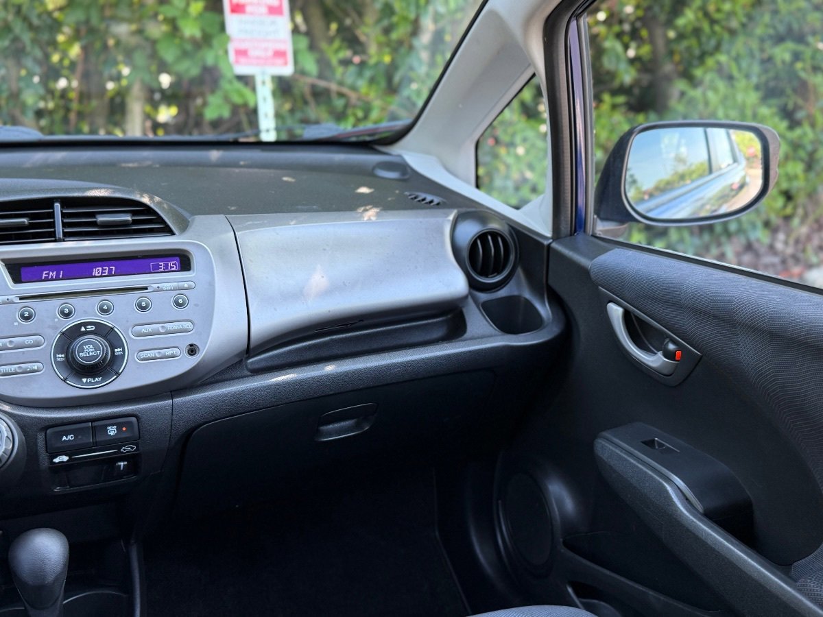 Used 2010 Honda Fit Sport image 18