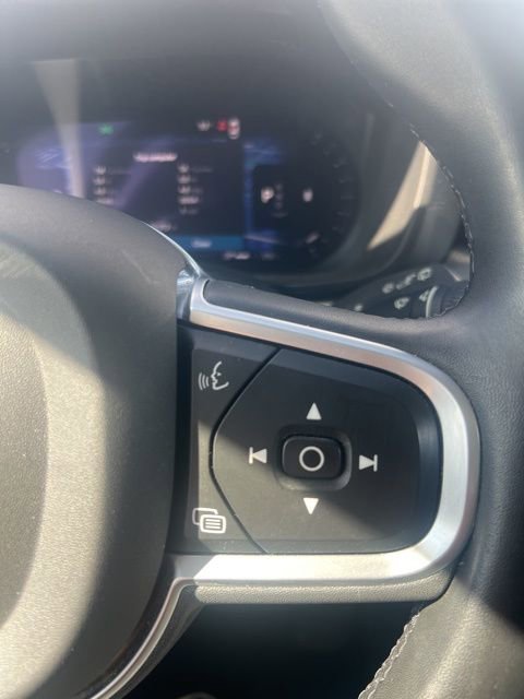 Used 2023 Volvo XC60 B5 Core w/ Climate Package image 12