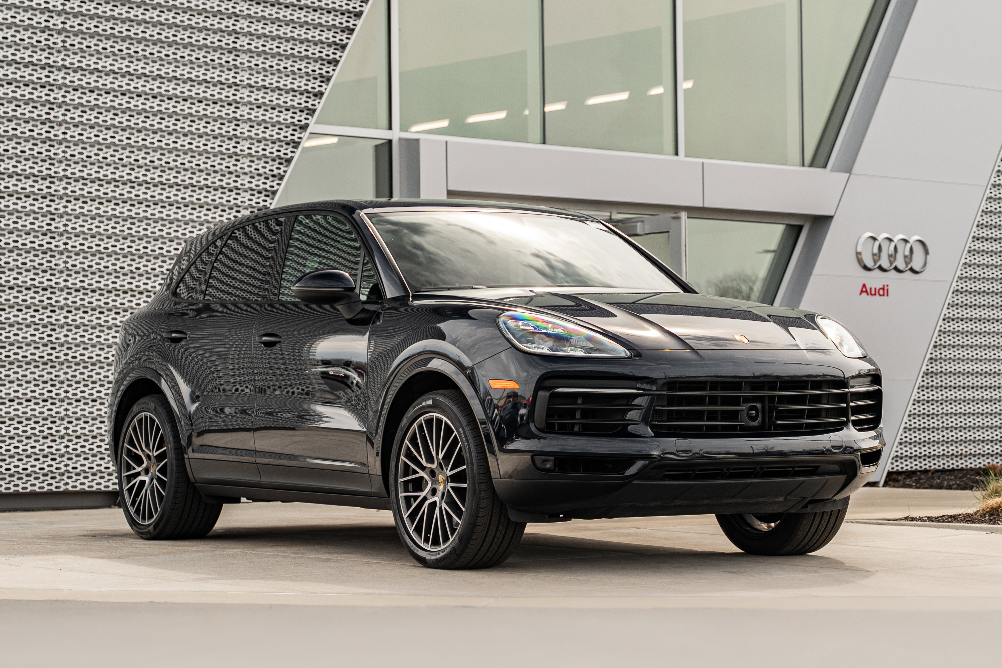 Used 2021 Porsche Cayenne image 1