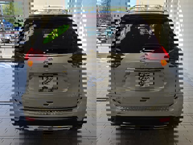 Used 2019 Nissan Rogue SL w/ Premium Package image 12