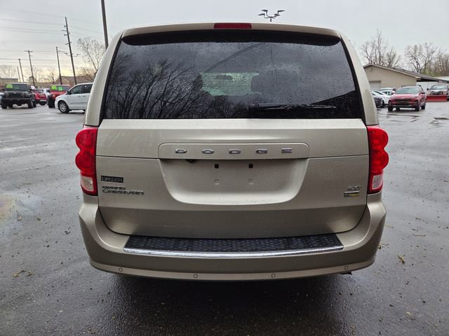 Used 2016 Dodge Grand Caravan SXT w/ Rear Park Assist Package FWD image 4