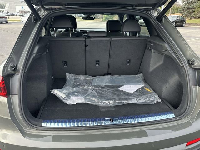 Certified 2025 Audi Q3 2.0T Premium w/ Convenience Package image 14