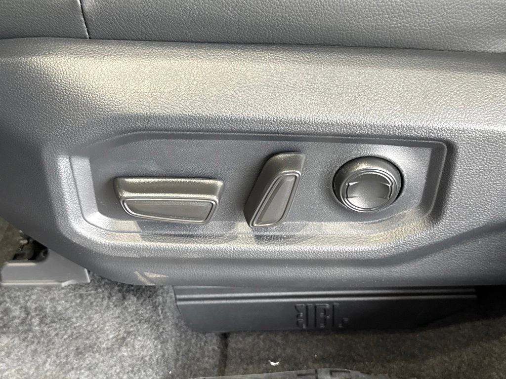 New 2026 Toyota Tundra Limited AWD/4WD image 17