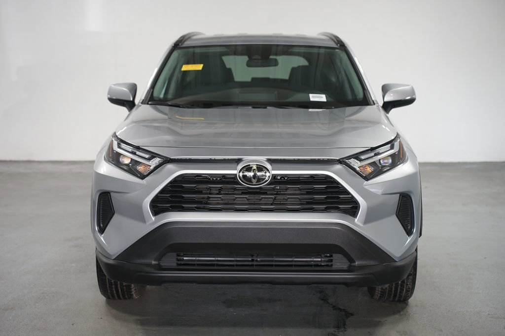 Used 2025 Toyota RAV4 LE video 2