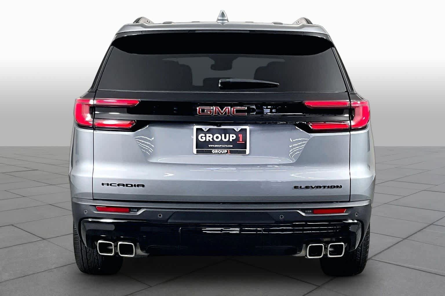 Used 2025 GMC Acadia Elevation w/ Elevation Premium Package FWD image 5