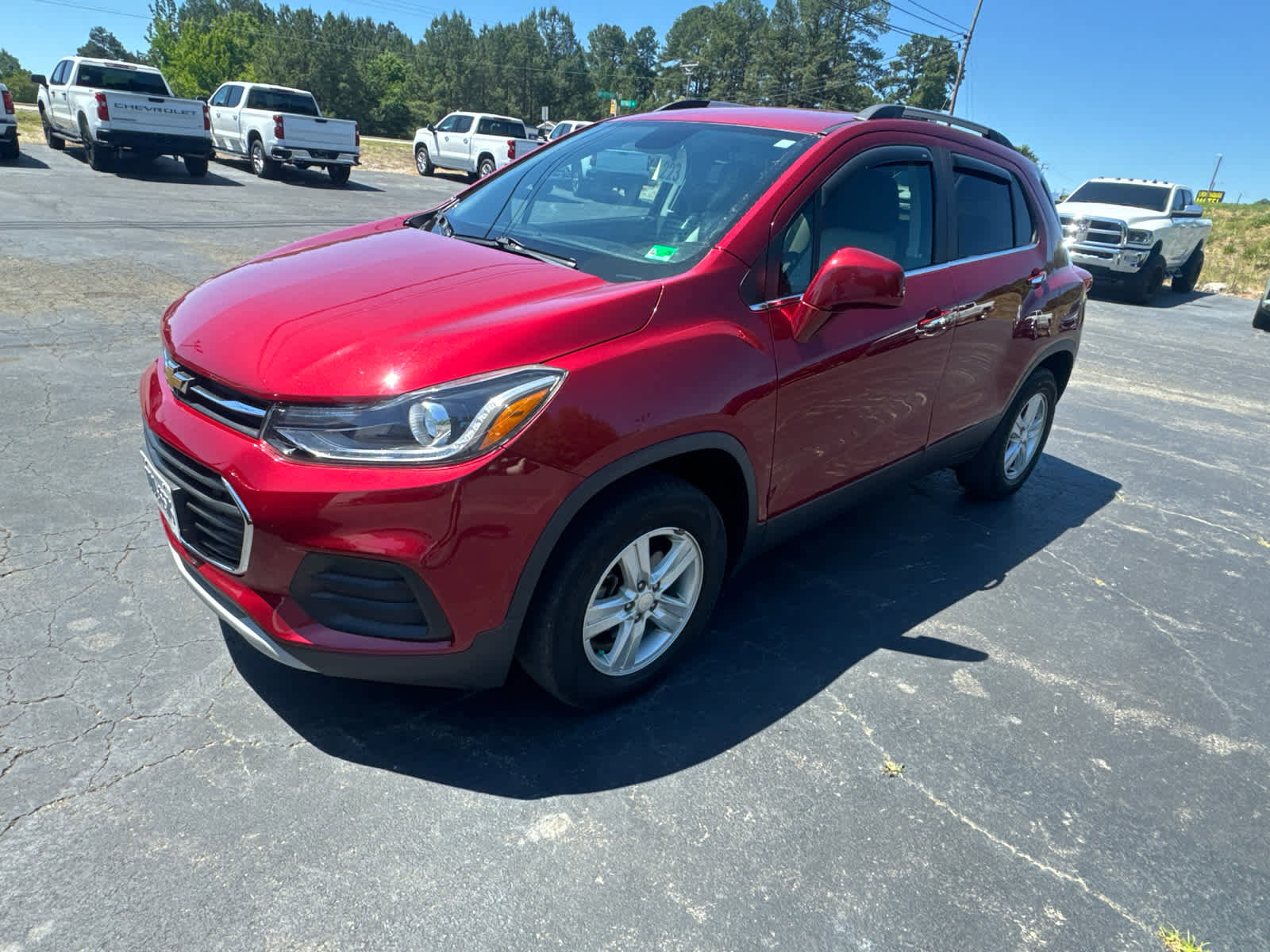 Used 2020 Chevrolet Trax LT w/ Driver Confidence Package AWD/4WD image 17