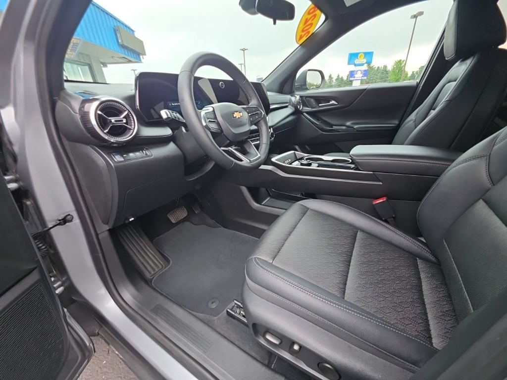 Used 2026 Chevrolet Equinox LT w/ Convenience Package II AWD/4WD image 19