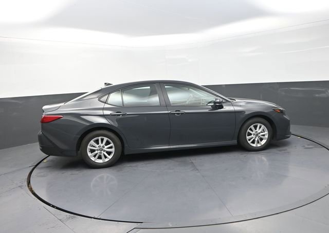 Used 2025 Toyota Camry LE image 25