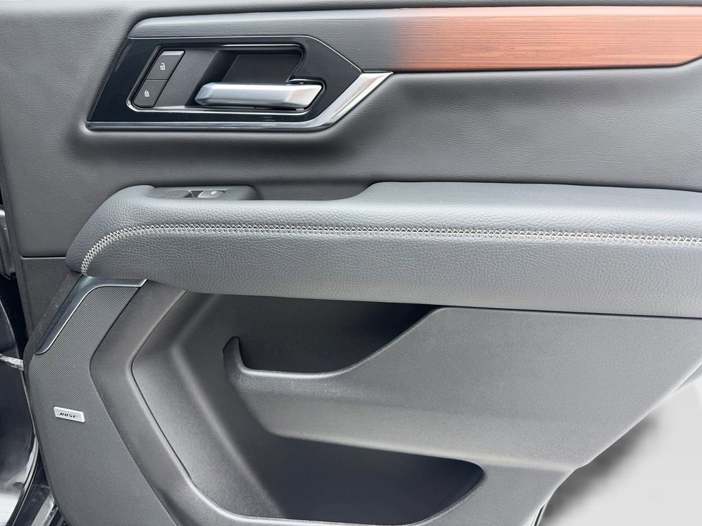 Used 2025 GMC Yukon Denali AWD/4WD image 41