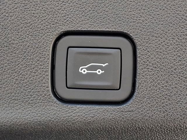 Used 2025 GMC Acadia AT4 w/ LPO, Floor Liner Package image 22