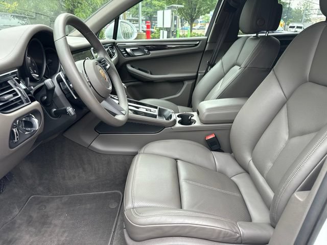 Used 2025 Porsche Macan AWD/4WD image 20