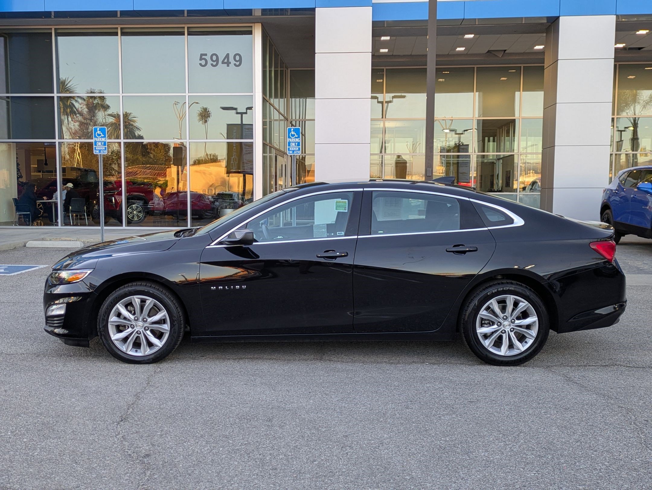 Used 2023 Chevrolet Malibu LT image 8
