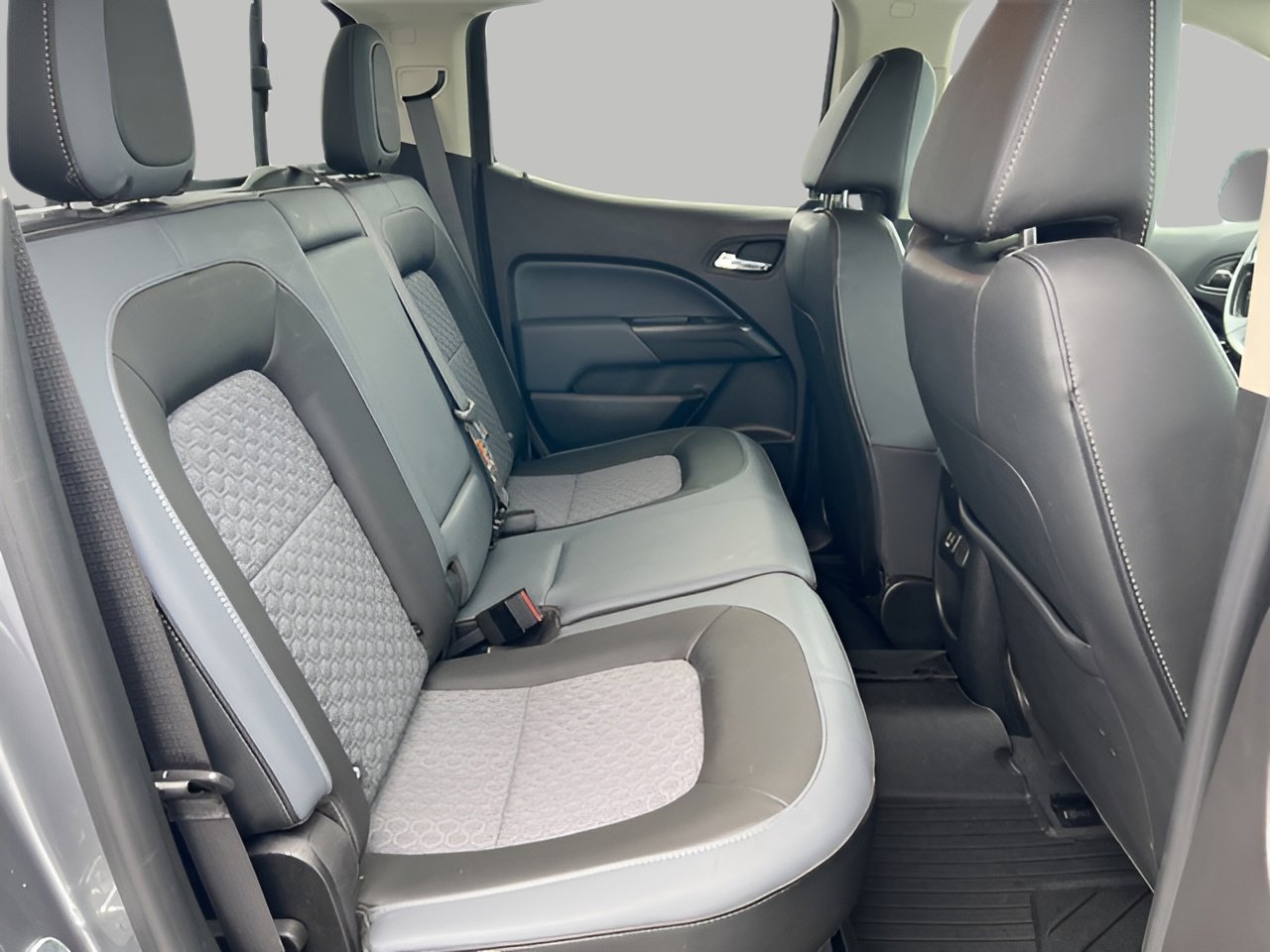 Used 2021 Chevrolet Colorado Z71 w/ Safety Package image 34