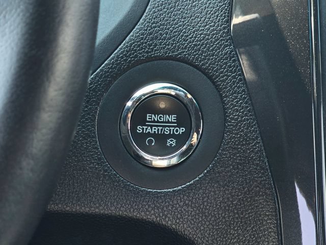 Used 2017 Ford Explorer XLT w/ Equipment Group 202A AWD/4WD image 26